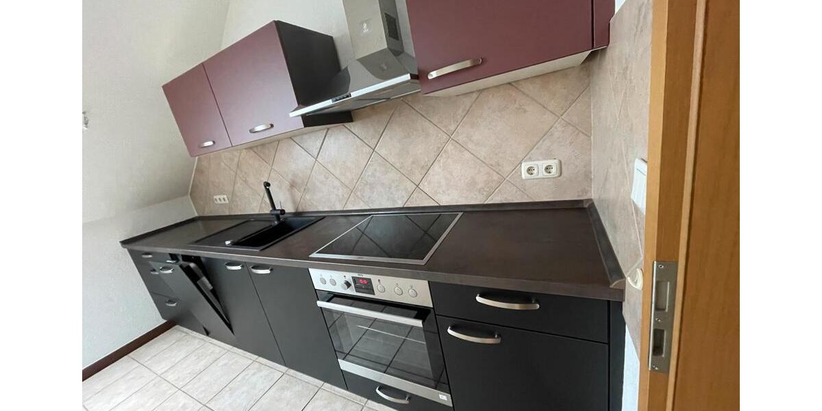 Dachgeschoßwohnung Altenburg - 2 Zimmer, 60 m&sup2;, 400&euro; | Angebot:25993598