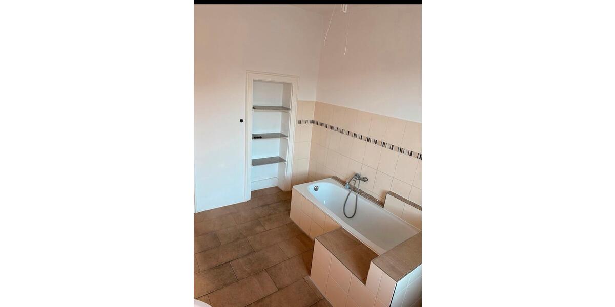 Etagenwohnung Kassel Bettenhausen - 4 Zimmer, 115 m&sup2;, 490&euro; | Angebot:24830012