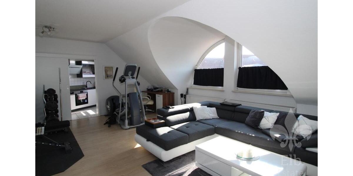 Niedliche 2 Zi- Dachgeschosswohnung mit Dusche und Keller im Lindenplatz, Hermsdorf 2 zimmer