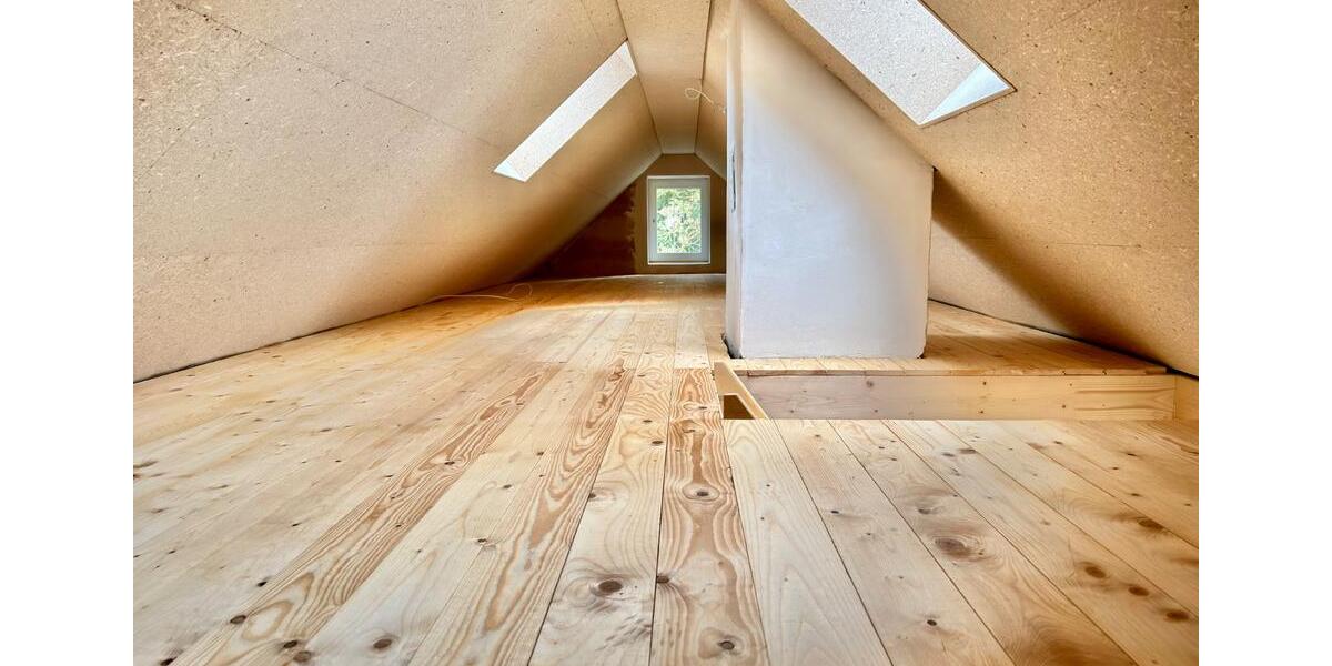 Dachgeschoßwohnung Eisenach - 3 Zimmer, 86 m&sup2;, 1.030&euro; | Angebot:26629558