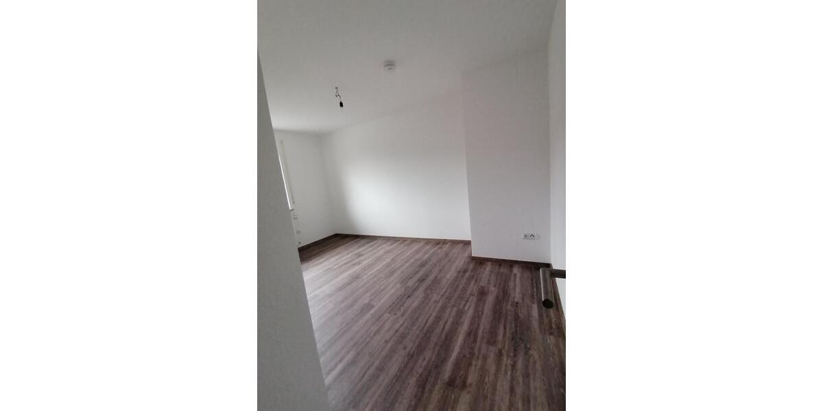 Etagenwohnung Ochsenfurt - 4 Zimmer, 109 m&sup2;, 1.215&euro; | Angebot:25832027