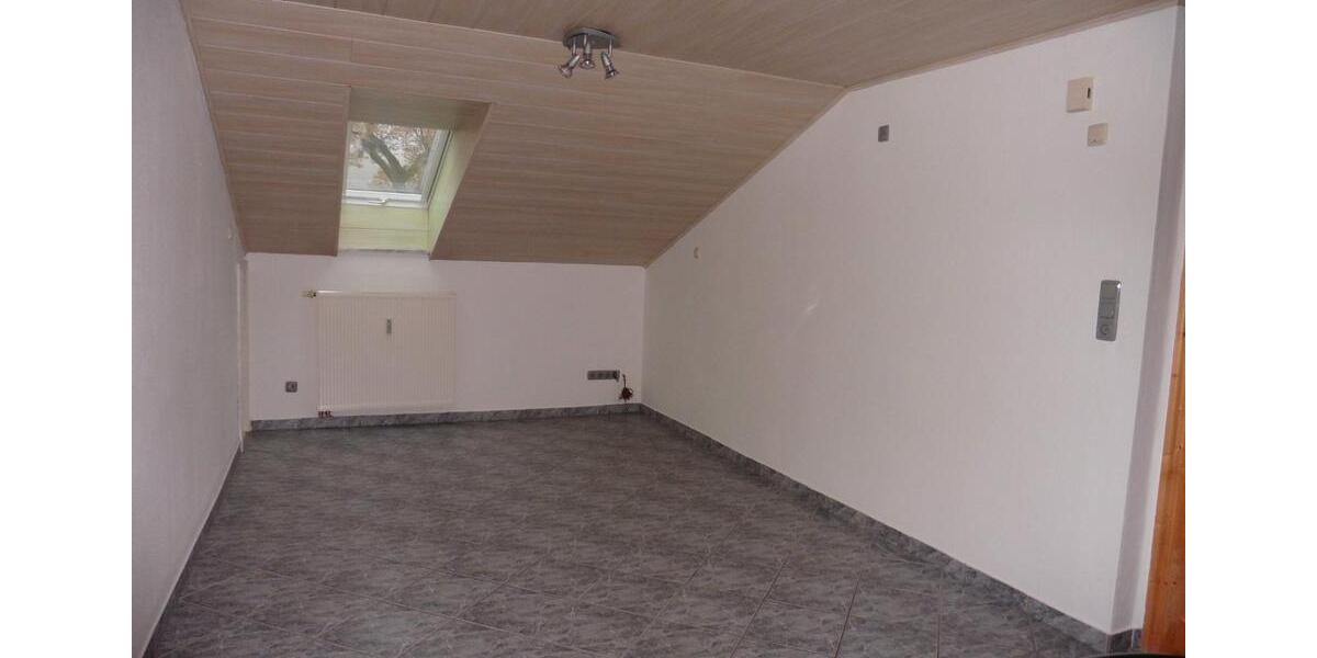 Dachgeschoßwohnung Bischofsheim in der Rhön - 2 Zimmer, 73 m&sup2;, 370&euro; | Angebot:26250512