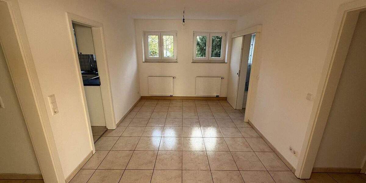 4,5-Zimmer-Wohnung Halbhöhenlage von Stuttgart, Renoviert, EBK, 2XBalkon, Stellplatz, u.m.v. 4 zimmer