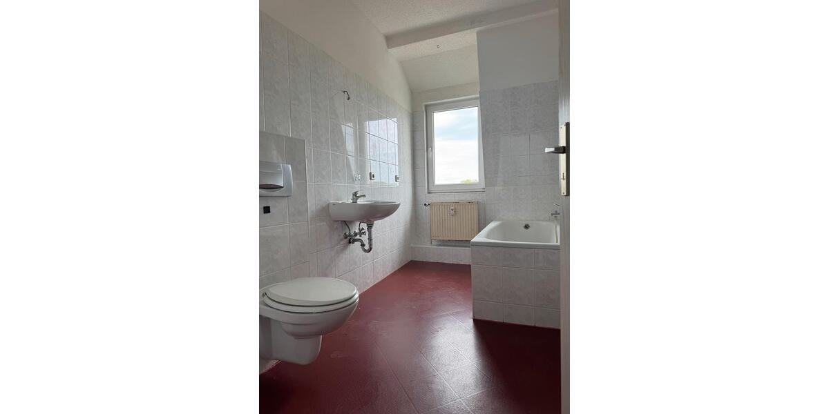 Dachgeschoßwohnung Döbeln - 3 Zimmer, 85 m&sup2;, 370&euro; | Angebot:24242559