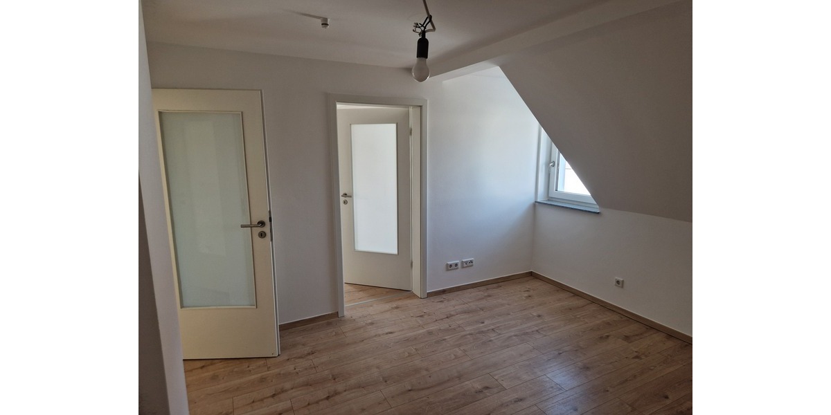 6-Zi-DHH neu saniert, Wärmepumpe, Wallbox-ready, Dämmung, EBK, großer Garten - Einfamilienhaus Stockstadt am Main | Angebot:26986202