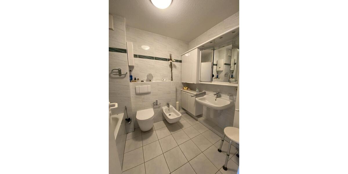 Hochparterre Bergisch Gladbach - 3 Zimmer, 107 m&sup2;, 1.450&euro; | Angebot:26621377