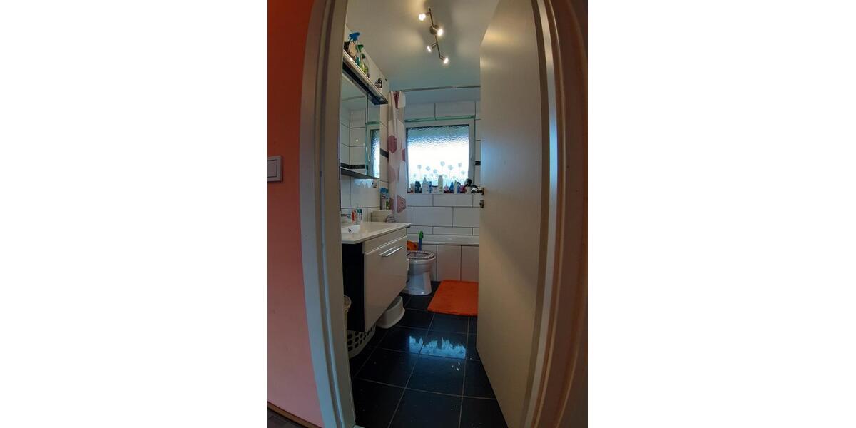 Etagenwohnung Wiesbaden Biebrich - 3 Zimmer, 60 m&sup2;, 1.500&euro; | Angebot:25173745