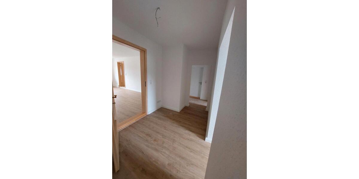 Etagenwohnung Roßwein - 2 Zimmer, 60 m&sup2;, 450&euro; | Angebot:25881003