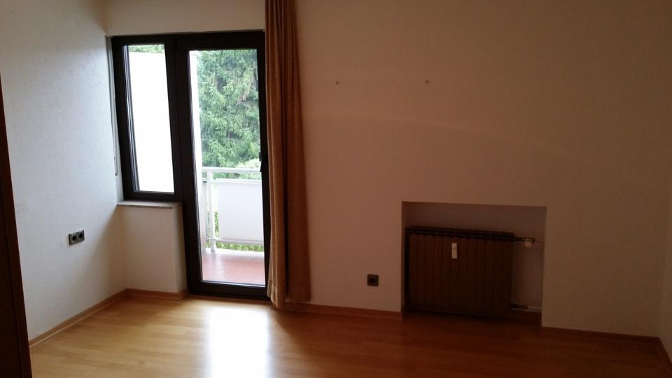 Erdgeschoßwohnung Völklingen - 2 Zimmer, 65 m&sup2;, 360&euro; | Angebot:25362964
