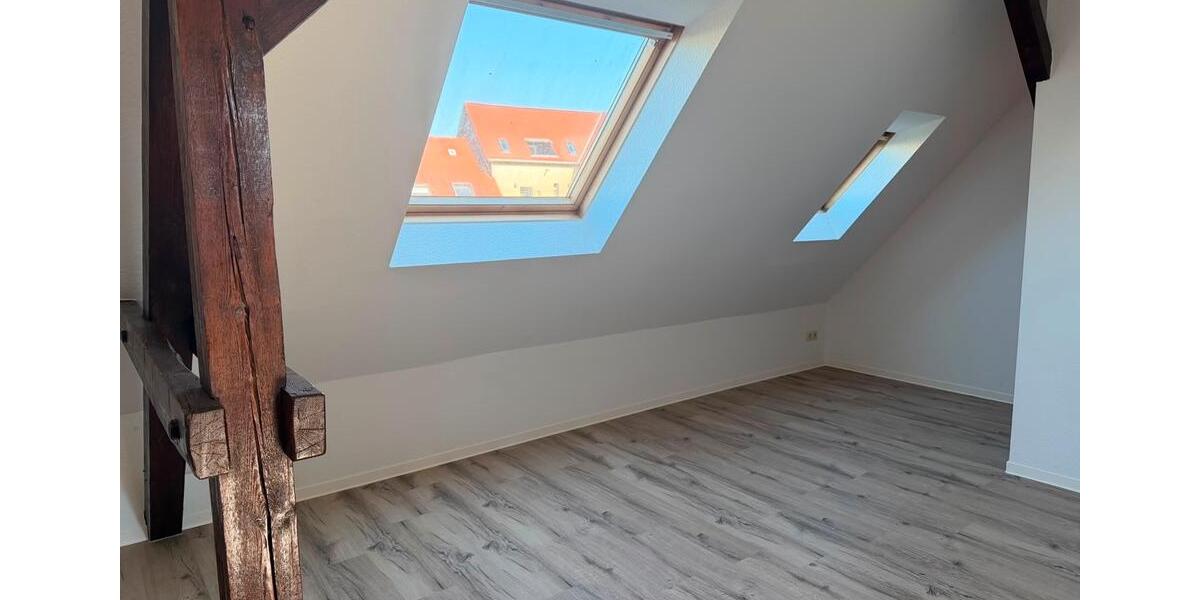 Dachgeschoßwohnung Merseburg - 3 Zimmer, 62 m&sup2;, 460&euro; | Angebot:27628181