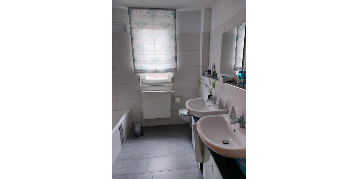 Dachgeschoßwohnung Waldshut-Tiengen Tiengen - 4 Zimmer, 88 m&sup2;, 1.070&euro; | Angebot:25953962