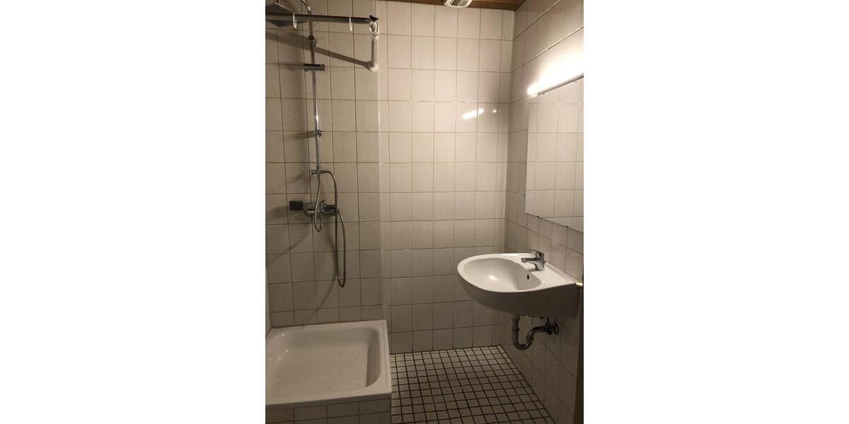 Dachgeschoßwohnung Saarbrücken - 3 Zimmer, 65 m&sup2;, 580&euro; | Angebot:26362184