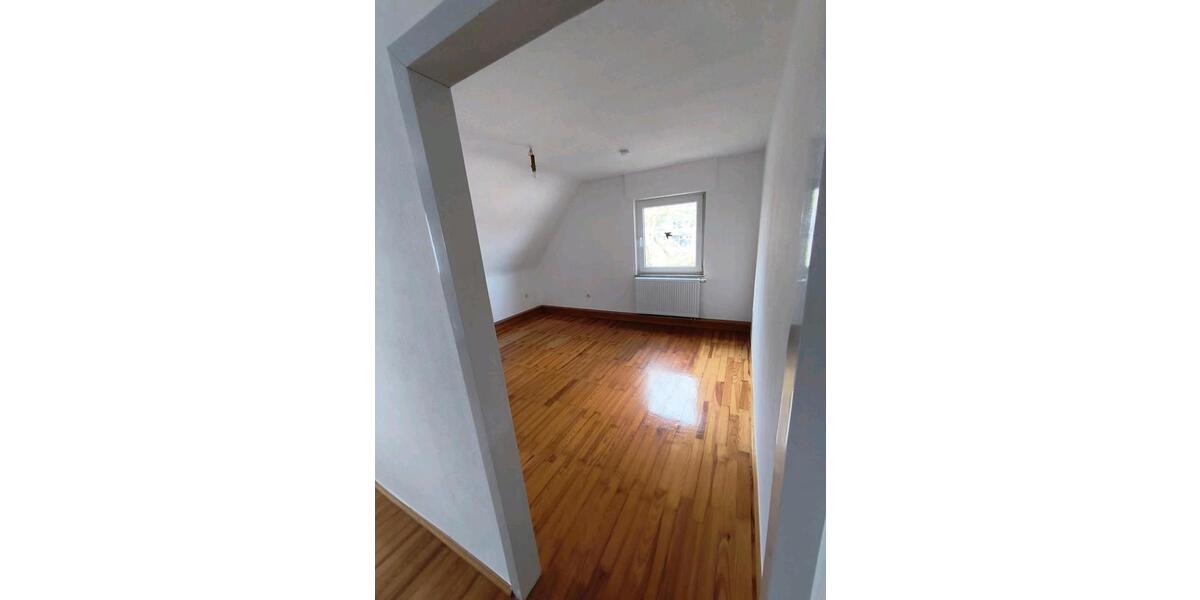 Dachgeschoßwohnung Höringen - 3.5 Zimmer, 70 m&sup2;, 730&euro; | Angebot:26567128