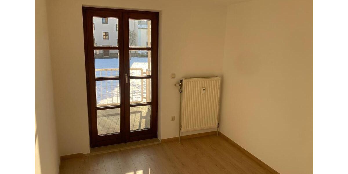 Erdgeschoßwohnung Wiesau Kornthan - 3 Zimmer, 73 m&sup2;, 495&euro; | Angebot:25960438