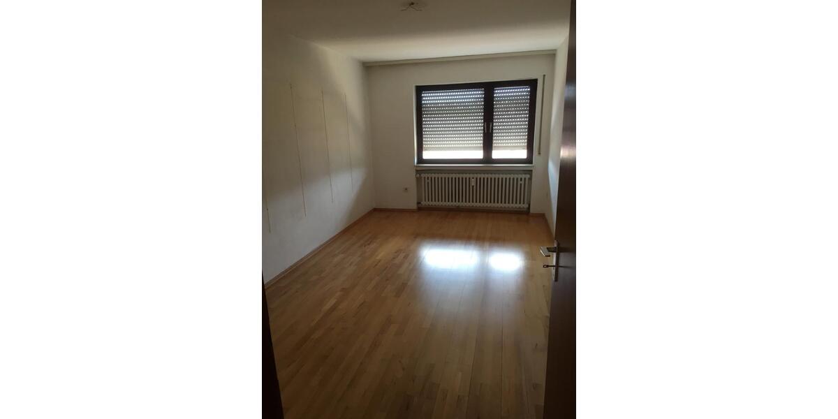 Etagenwohnung Marktheidenfeld - 3 Zimmer, 90 m&sup2;, 750&euro; | Angebot:25392078