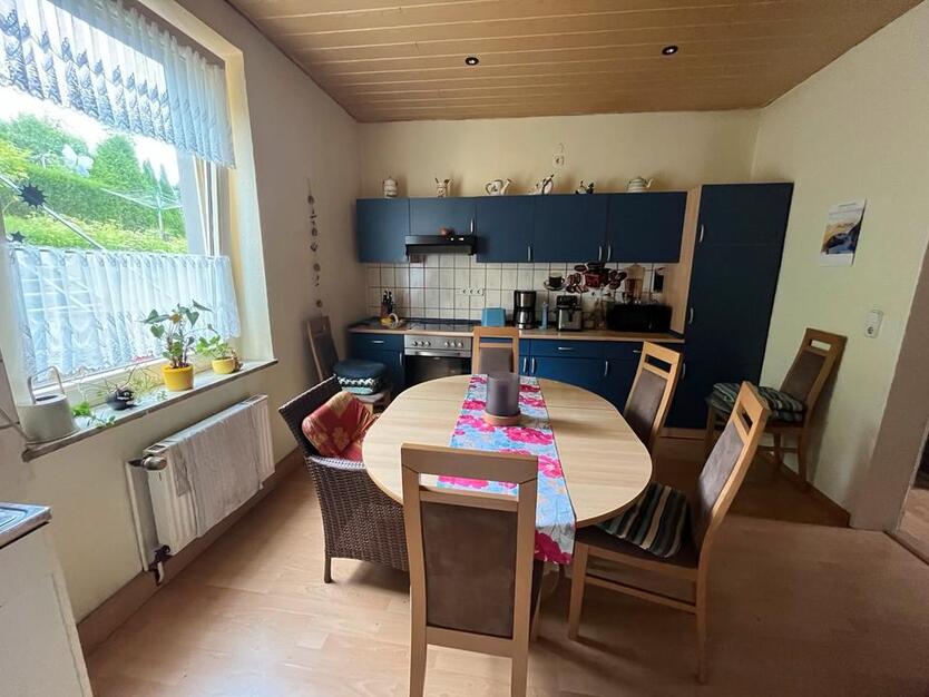 Schöne teilmöblierte 2,5 Zimmerwohnung