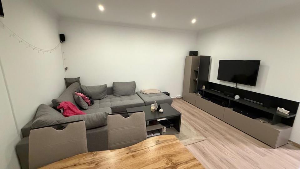 2-Zimmer-Wohnung mit Balkon 1.100€ inkl. aller Nebenkosten zimmer