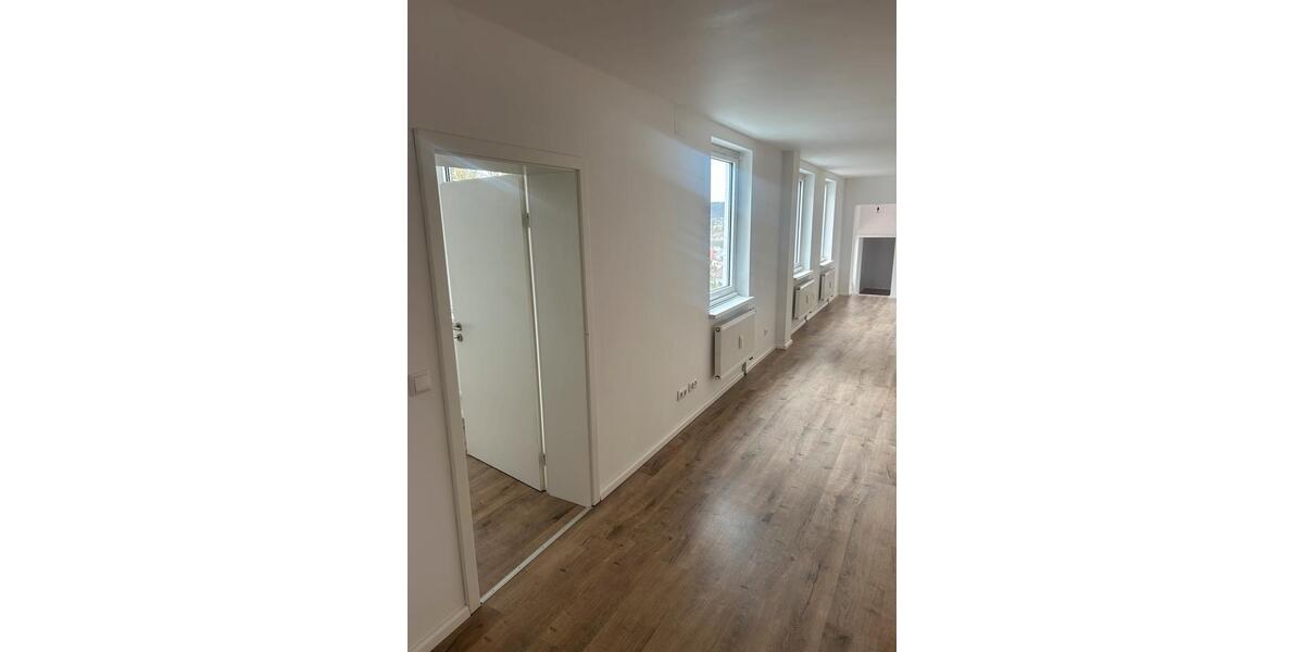 Etagenwohnung Neuötting - 3.5 Zimmer, 123 m&sup2;, 1.290&euro; | Angebot:26013047