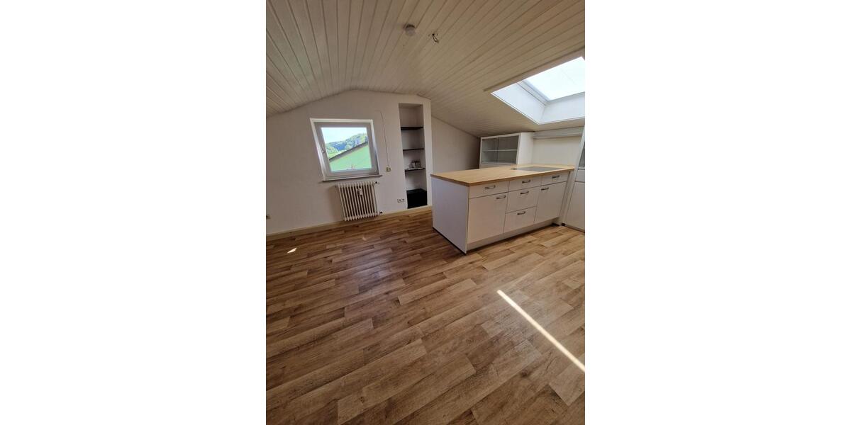 Dachgeschoßwohnung Steinheim am Albuch - 2.5 Zimmer, 65 m&sup2;, 675&euro; | Angebot:25592101