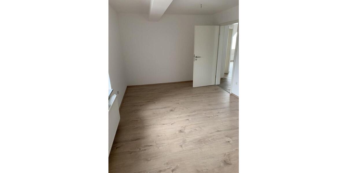 Etagenwohnung Winzer - 4 Zimmer, 98 m&sup2;, 650&euro; | Angebot:24660494
