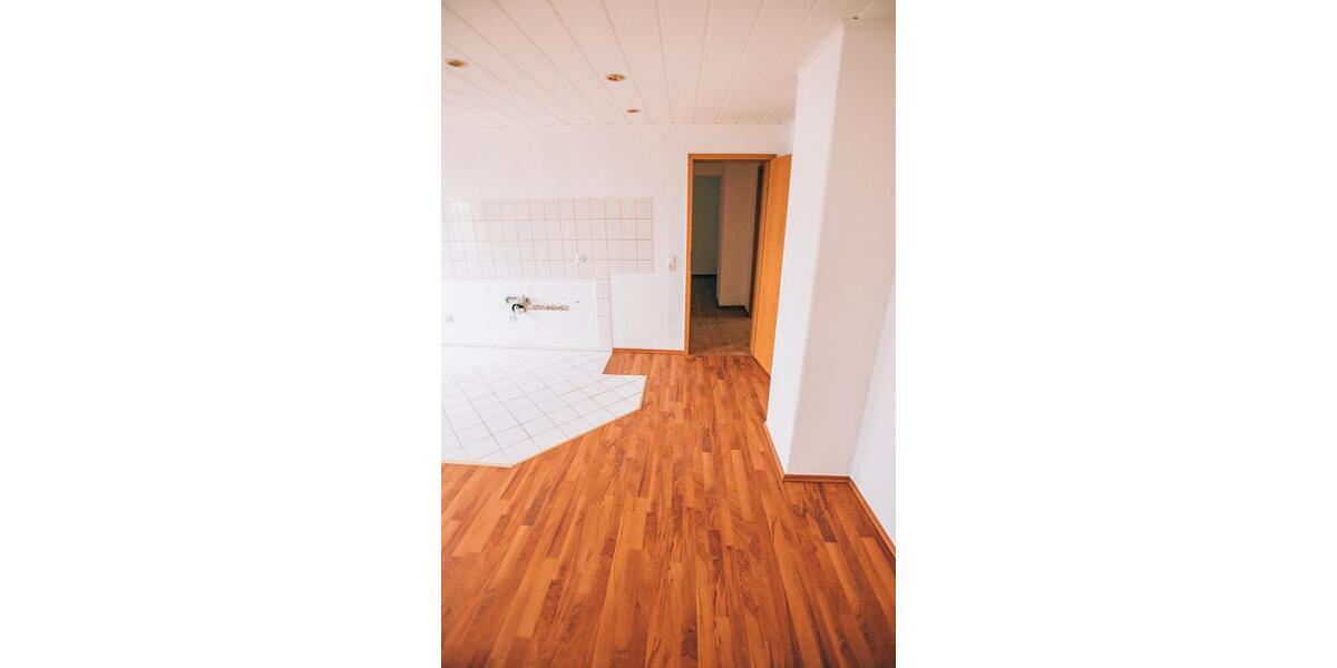 Dachgeschoßwohnung Gera Alt-Bieblach - 2.5 Zimmer, 75 m&sup2;, 449&euro; | Angebot:25968243