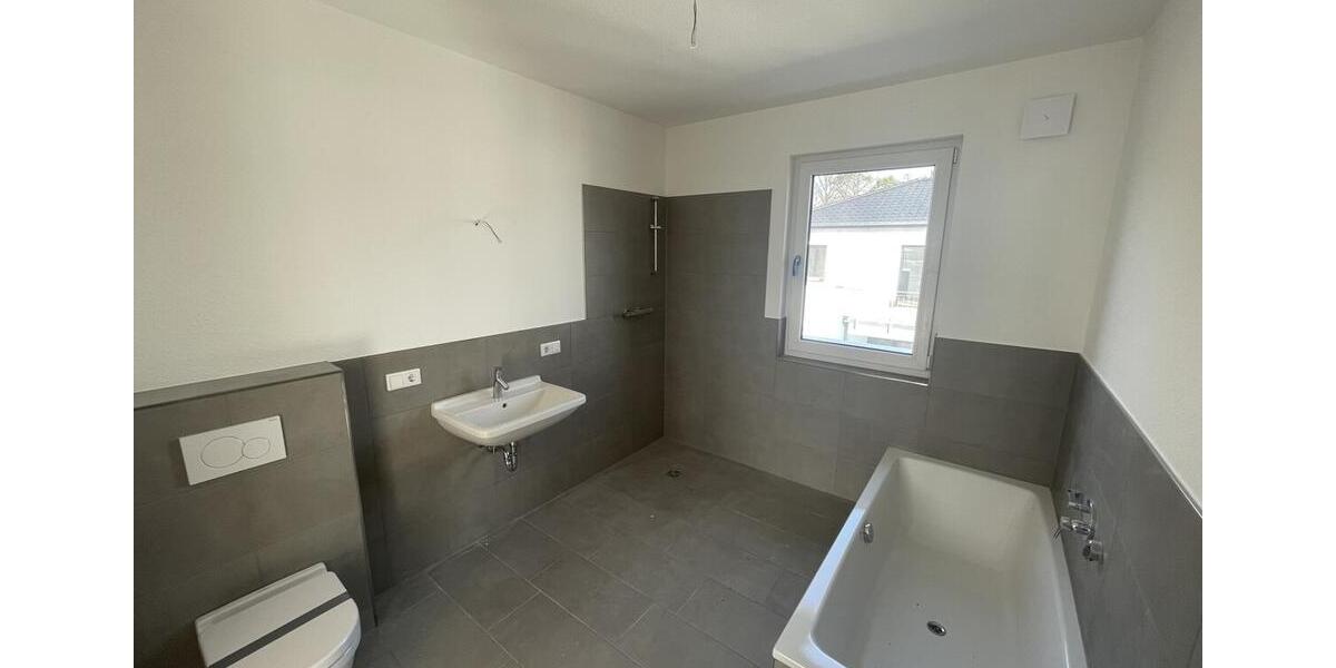 Dachgeschoßwohnung Detmold Hiddesen - 3 Zimmer, 76 m&sup2;, 1.215&euro; | Angebot:26660212