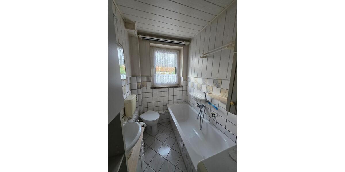 Etagenwohnung Nienburg (Saale) - 2 Zimmer, 50 m&sup2;, 415&euro; | Angebot:26123974