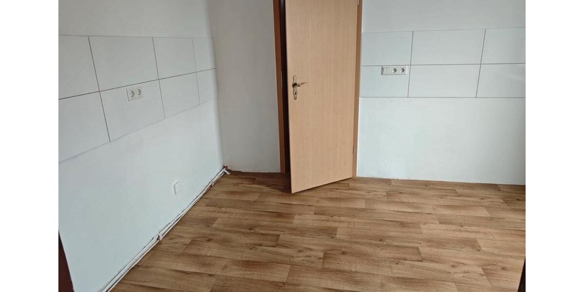 Erdgeschoßwohnung Elsteraue - 5 Zimmer, 106 m&sup2;, 700&euro; | Angebot:24693810