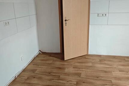 Wohnung Elsteraue - 5 Zimmer, 106 m&sup2;, 700&euro; | Angebot:24693810