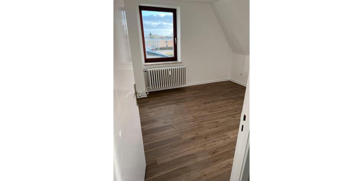 Dachgeschoßwohnung Neumünster Böcklersiedlung - 3 Zimmer, 65 m&sup2;, 850&euro; | Angebot:25980684