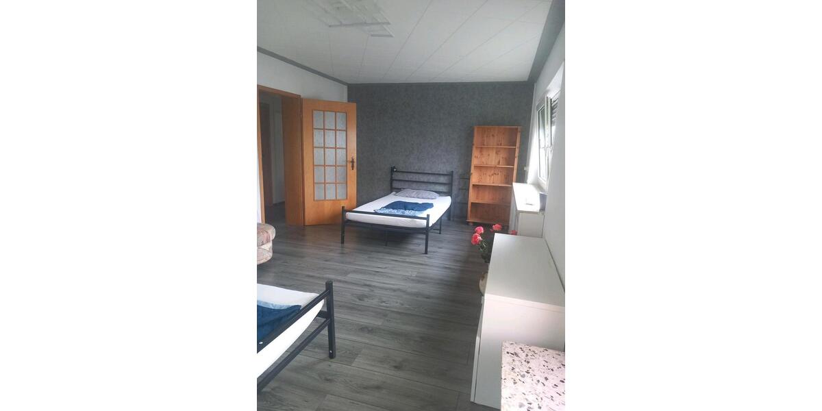 2 Bettzimmer, neu , hell 3 zimmer