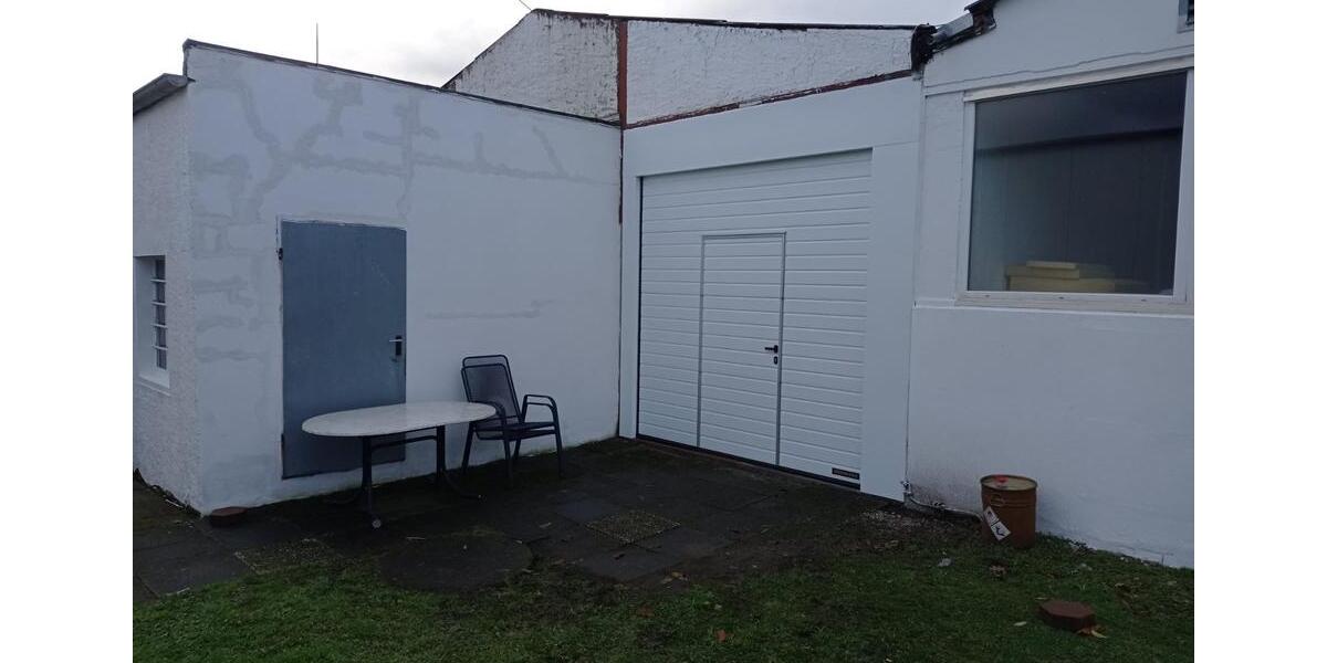 Lagerhalle mit Büroräumen zimmer