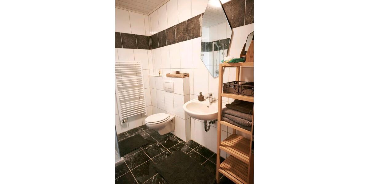 Wohnen auf Zeit Bockhorn - 2 Zimmer, 60 m&sup2;, 65&euro; | Angebot:26411375