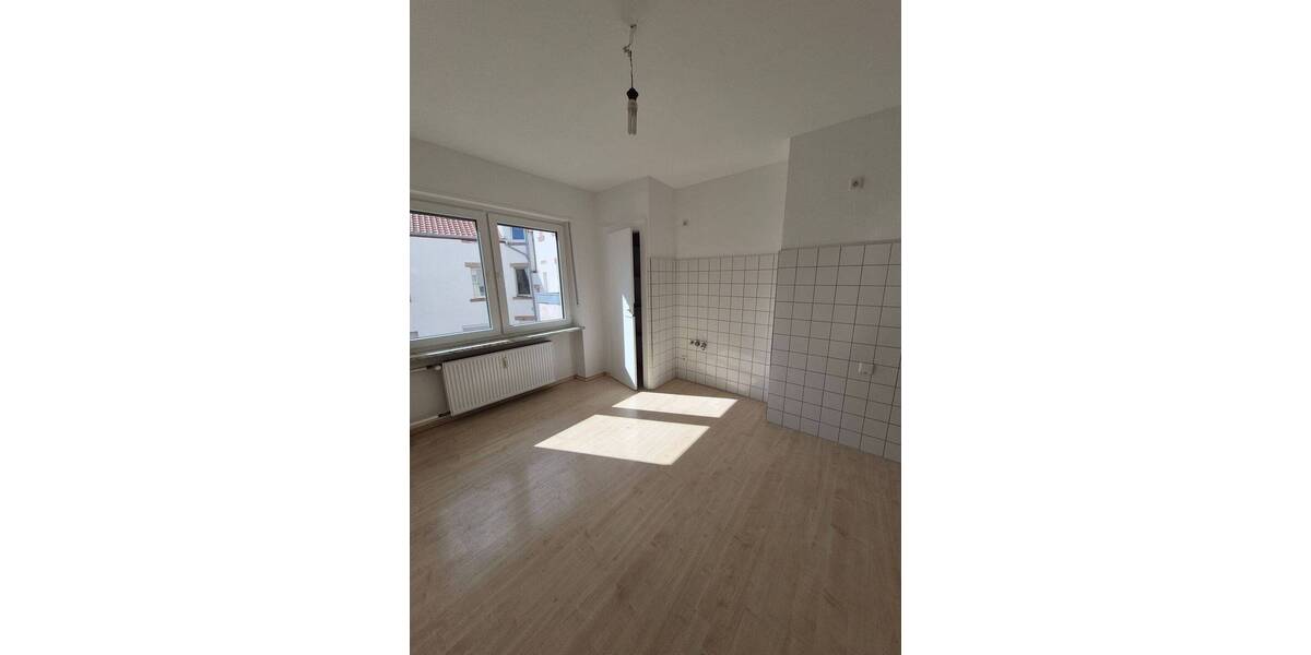 Etagenwohnung Saarbrücken St Johann - 3 Zimmer, 90 m&sup2;, 900&euro; | Angebot:26804247