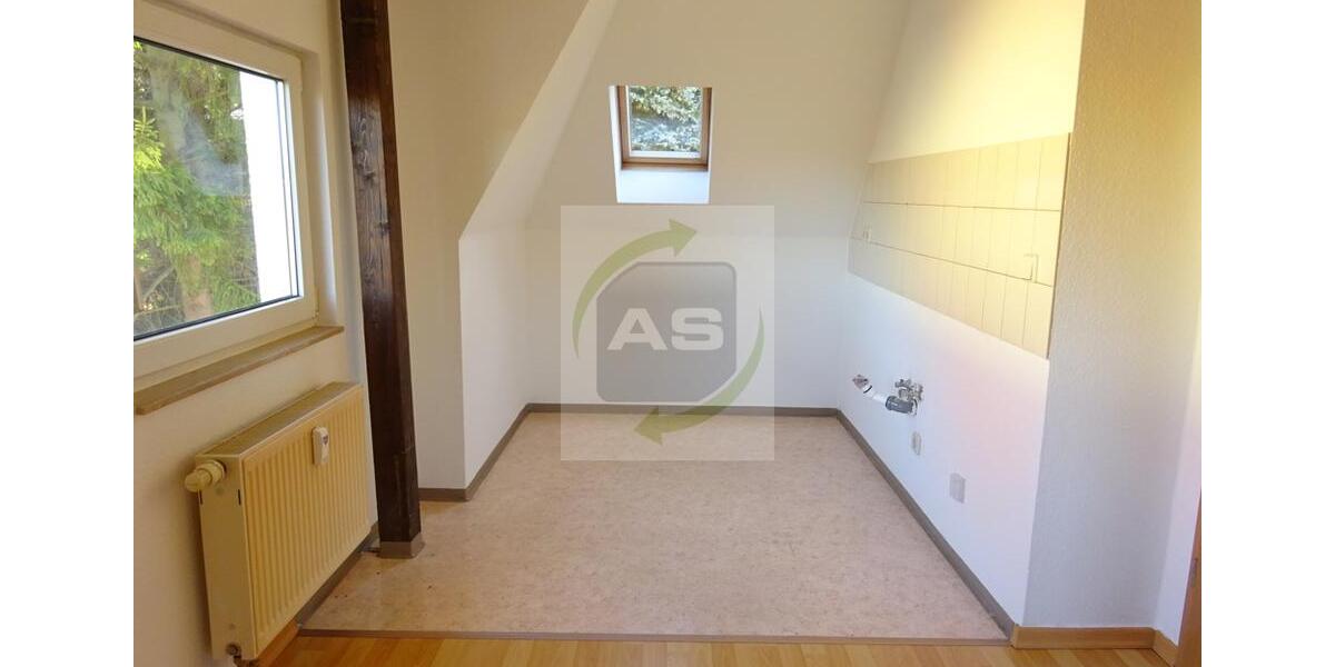 Dachgeschoßwohnung Zwickau - 1 Zimmer, 38 m&sup2;, 200&euro; | Angebot:25267482