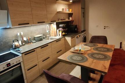 Helle 3 Zimmer Wohnung mit Terrasse, Balkon, Gartenanteil und EBK 3 zimmer