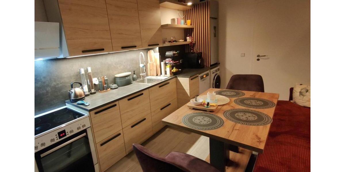 Helle 3 Zimmer Wohnung mit Terrasse, Balkon, Gartenanteil und EBK 3 zimmer