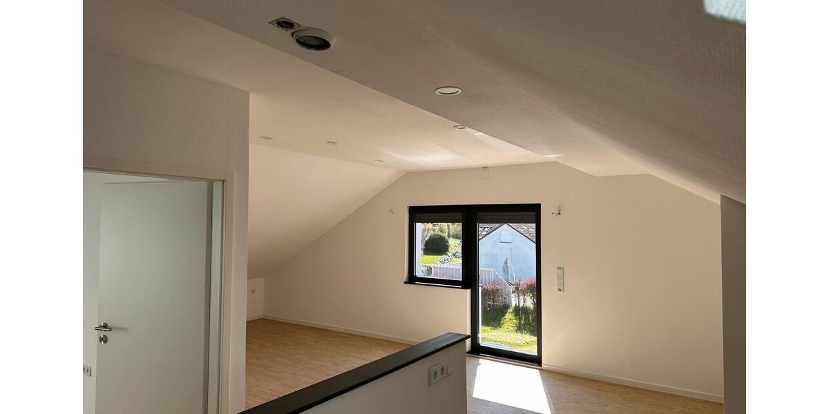 Dachgeschoßwohnung Söhrewald - 3 Zimmer, 86 m&sup2;, 1.000&euro; | Angebot:26125451