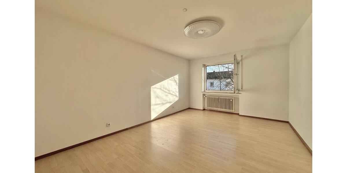 Etagenwohnung Türkheim - 3 Zimmer, 75 m&sup2;, 830&euro; | Angebot:26557766