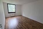 Familien-Zuhause in angenehmer Größe, 3 Zimmer mit Balkon, Laminat, Wannenbad, Gäste-WC, Aufzug
