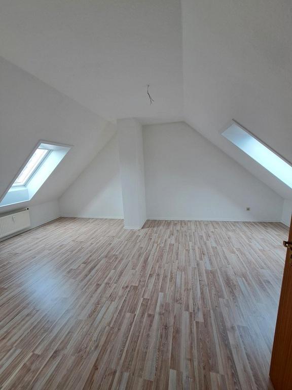 Wunderschöne 3-Raum-Maisonette-Wohnung mit ausgebauten Spitzboden ab sofort zu vermieten zimmer