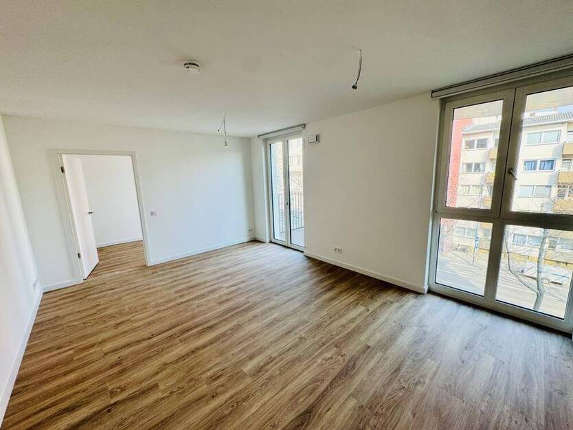 Geräumige Wohnung nahe Barbarossaplatz! *2x Balkone EBK Aufzug*