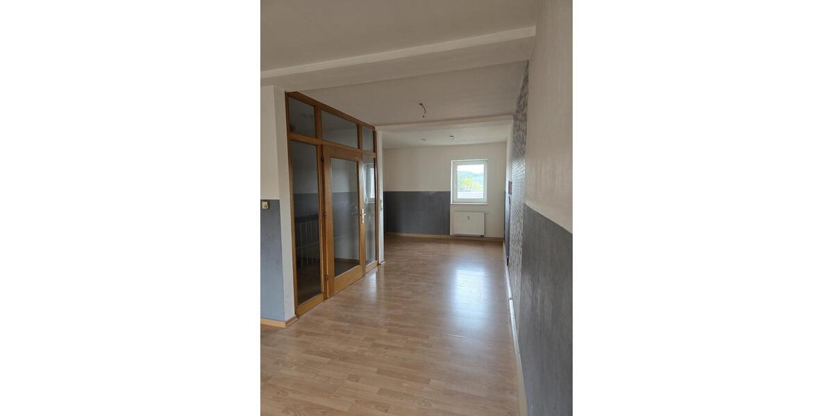 Etagenwohnung Merzig - 5 Zimmer, 140 m&sup2;, 1.100&euro; | Angebot:26591928