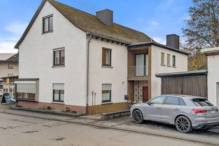 Großzügiges Wohnen in zentraler Lage: 7 Zimmer Wohnung in gepflegtem Einfamilienhaus mit Komfort 7 zimmer