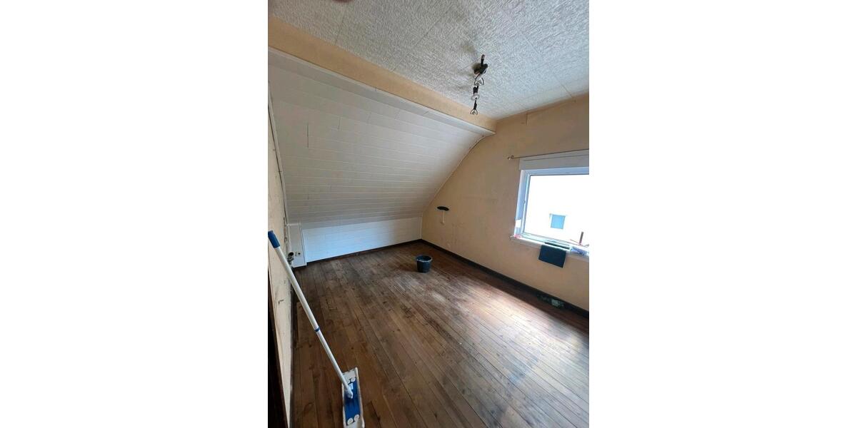 Dachgeschoßwohnung Neunkirchen - 3 Zimmer, 82 m&sup2;, 770&euro; | Angebot:26301531