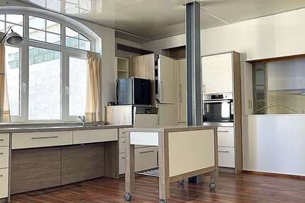 Haus zum Mieten in Weilburg 2.150 € 240 m² 7 zimmer