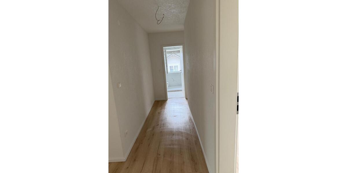 Dachgeschoßwohnung Sinsheim - 3 Zimmer, 77 m&sup2;, 1.100&euro; | Angebot:25050323