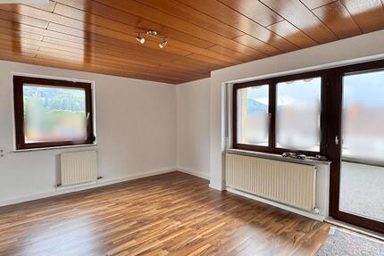 Frisch renovierte, helle 3-Zimmer-Mietwohnung mit Balkon in Albstadt zimmer