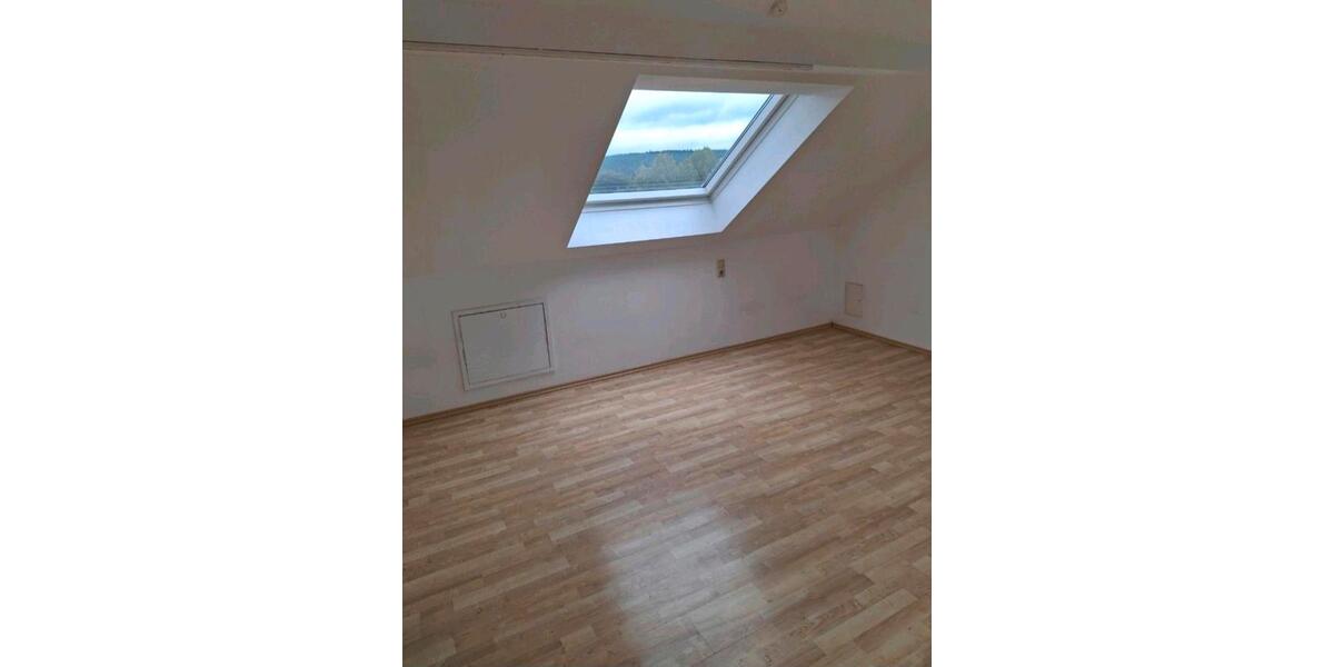 Dachgeschoßwohnung Naila - 1 Zimmer, 32 m&sup2;, 350&euro; | Angebot:25837729