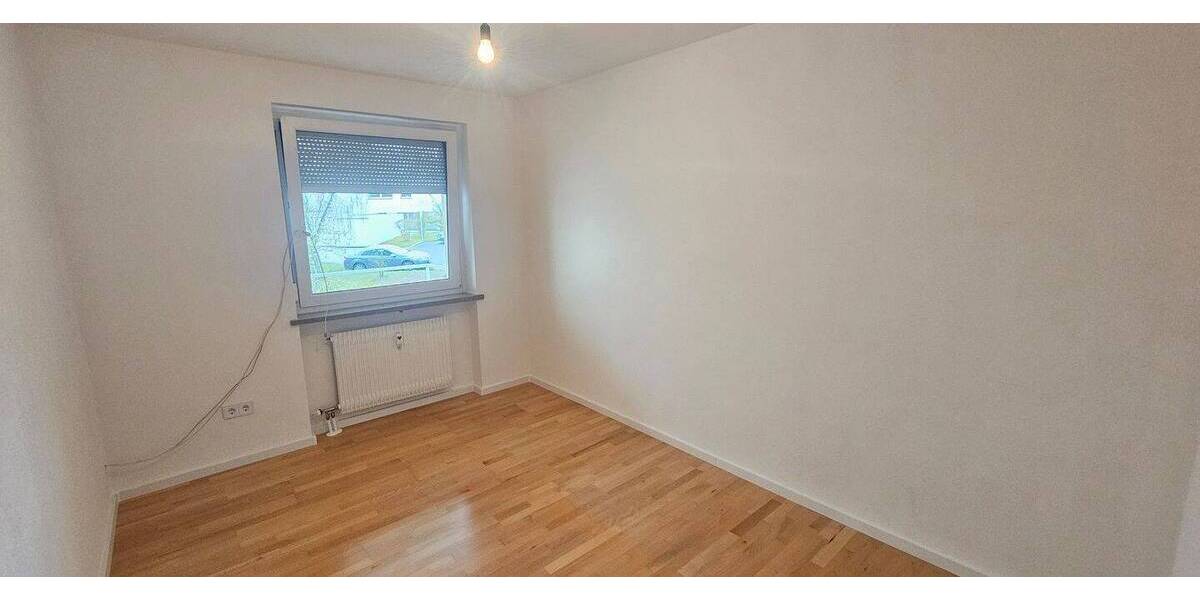 Etagenwohnung Amberg - 3 Zimmer, 80 m&sup2;, 800&euro; | Angebot:26154784